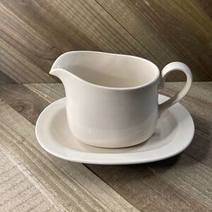 Corning Ware Gravy Boat with Underplate Off-White Cream Ivory - Beautiful